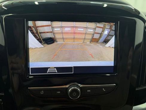Used 2023 Chevrolet Traverse LS AWD/4WD image 18