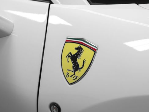 Used 2022 Ferrari F8 Tributo RWD image 11