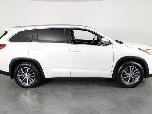 Used 2017 Toyota Highlander XLE image 15