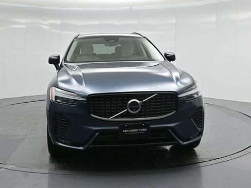 Used 2023 Volvo XC60 B5 Plus image 24