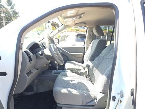 Used 2018 Nissan Frontier S image 9