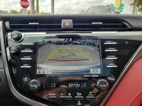 Used 2020 Toyota Camry XSE image 10