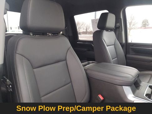 Used 2025 Chevrolet Silverado 3500 LTZ w/ LTZ Convenience Package image 24