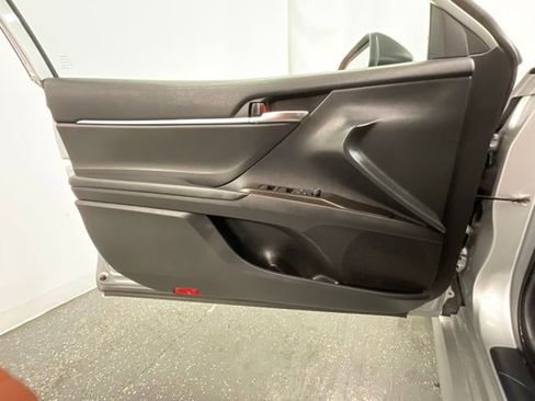 Used 2022 Toyota Camry LE FWD image 9
