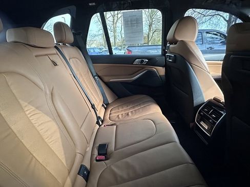 Used 2019 BMW X5 xDrive40i w/ Premium Package 2 image 7