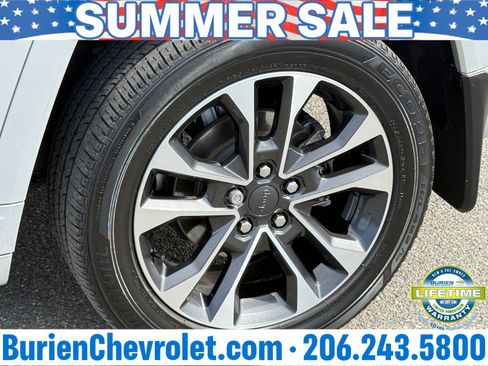 Used 2022 Jeep Grand Cherokee Overland w/ Adv Protech Group III AWD/4WD image 29