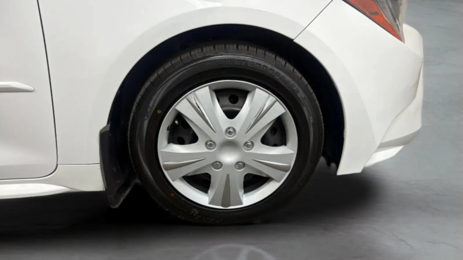 Used 2023 Toyota Corolla LE w/ Carpet Mat Package (TMS) FWD image 24