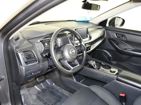 Used 2024 Nissan Rogue S image 35