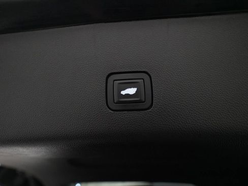 Used 2018 Chevrolet Traverse LT image 15