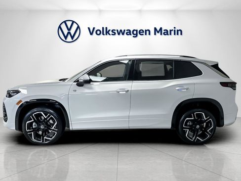 New 2026 Volkswagen Tiguan SEL R-Line image 2