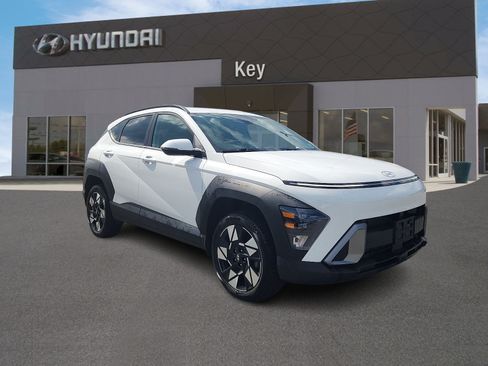Used 2024 Hyundai Kona SEL AWD/4WD image 1