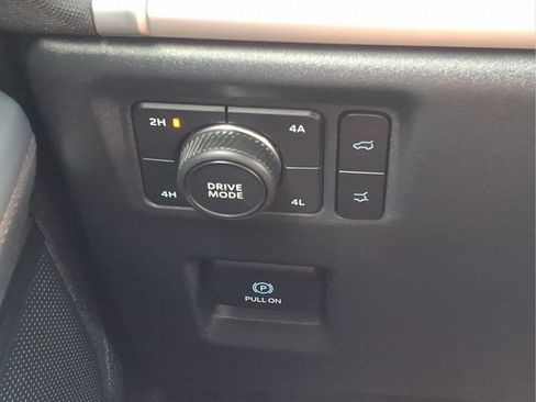 Used 2025 Ford Expedition Active AWD/4WD image 26