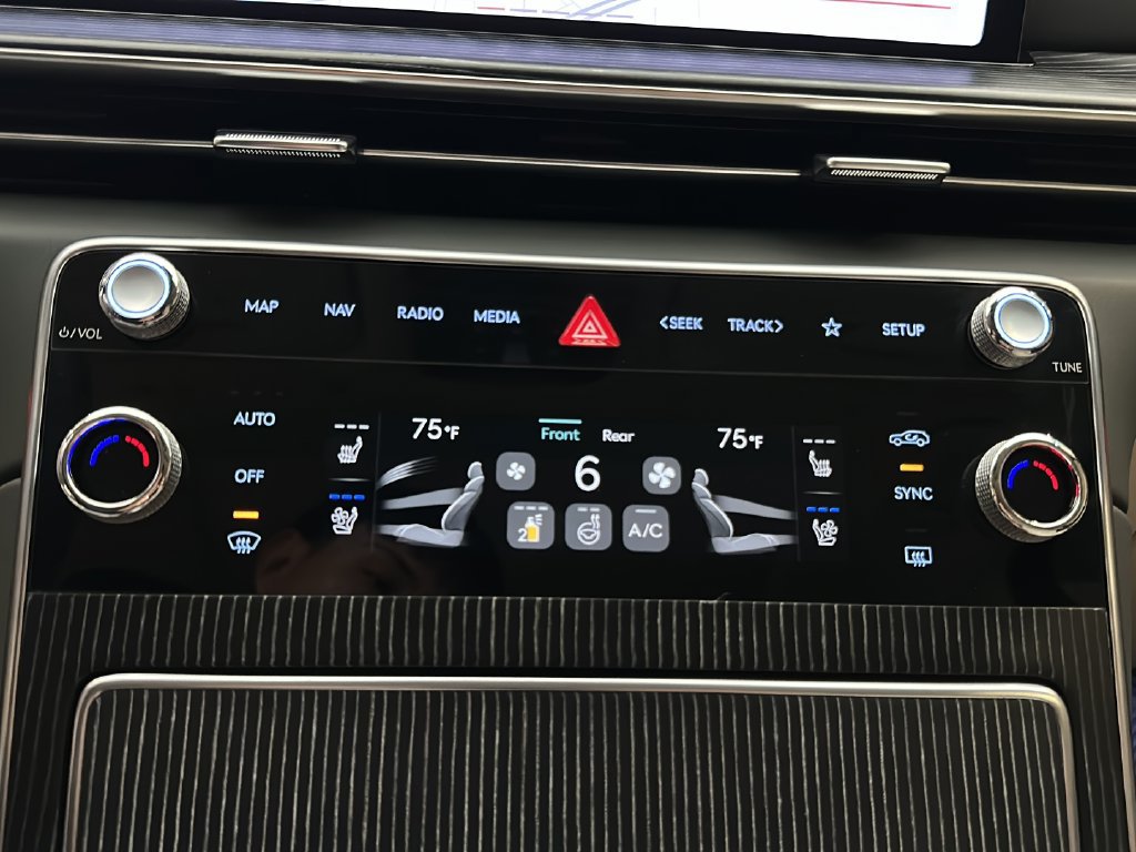 Certified 2026 Genesis GV80 3.5T AWD/4WD image 38