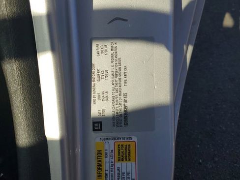 Used 2009 Saturn Sky w/ Premium Trim Package image 30