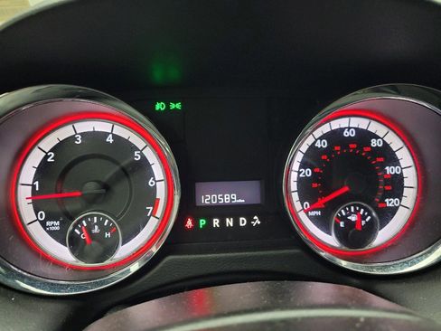 Used 2019 Dodge Grand Caravan SXT FWD image 23