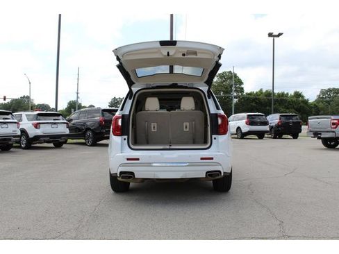 Used 2021 GMC Acadia Denali w/ Denali Technology Package FWD image 15
