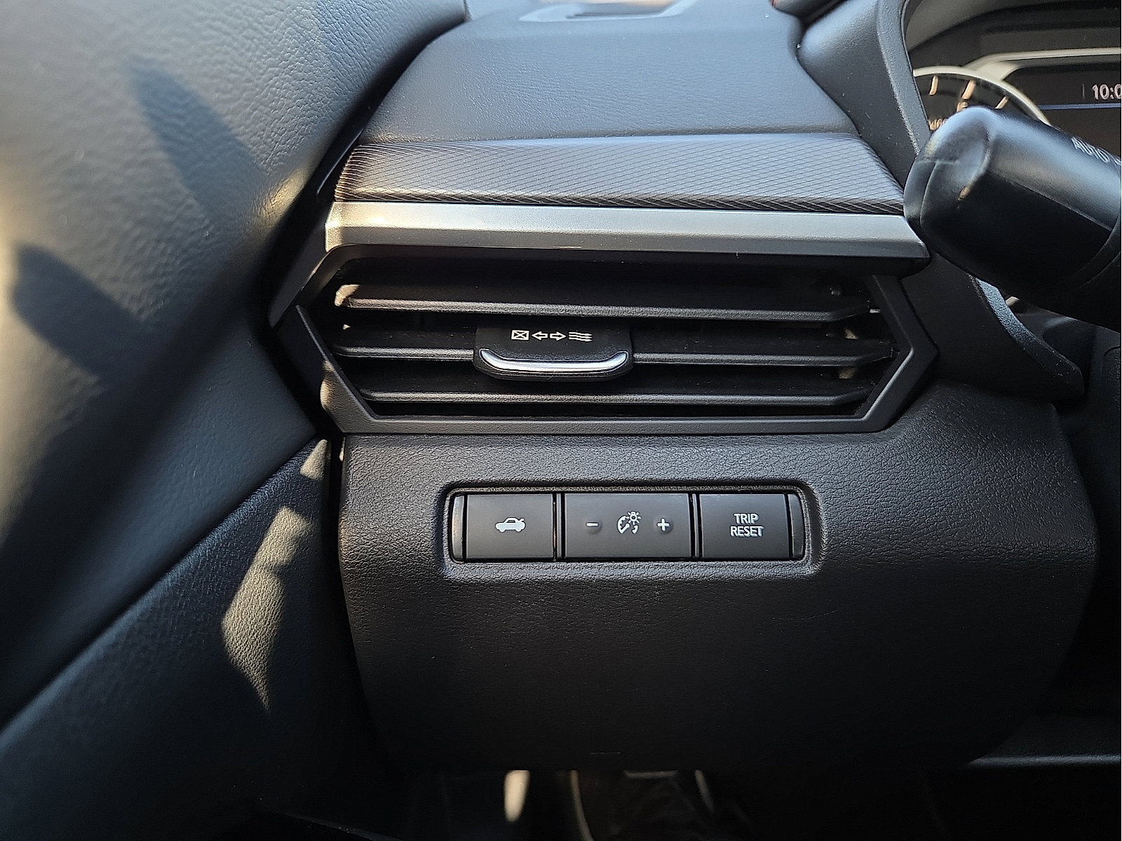 Used 2025 Nissan Altima 2.5 SR FWD image 21