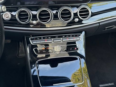Used 2018 Mercedes-Benz E 400 4MATIC Sedan image 15