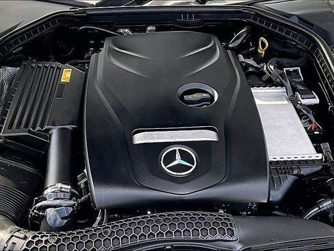Used 2018 Mercedes-Benz C 300 Sedan w/ Premium Package image 9