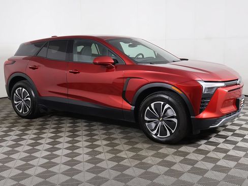 Used 2025 Chevrolet Blazer EV LT FWD image 13
