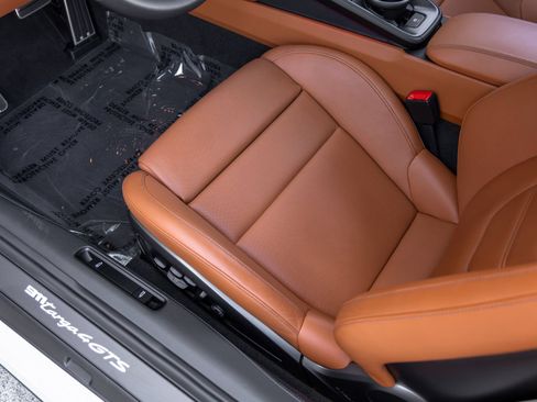 Certified 2026 Porsche 911 Targa 4 GTS AWD/4WD image 30