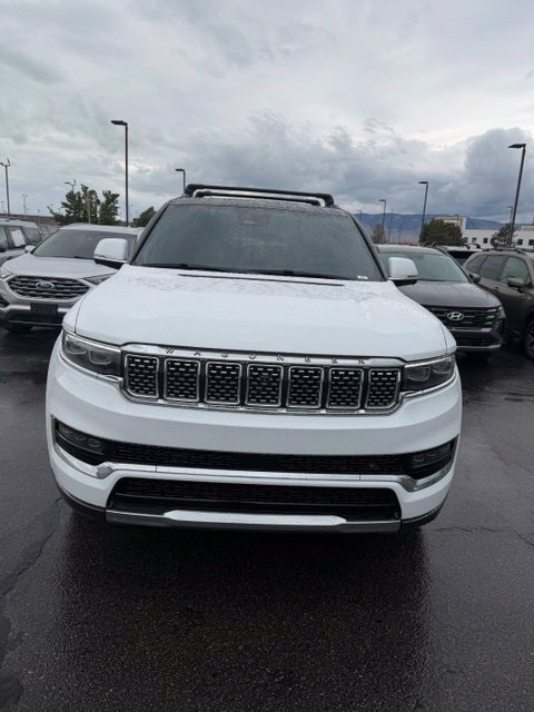 Used 2022 Jeep Grand Wagoneer Series III AWD/4WD image 2