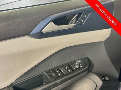 Used 2023 Volkswagen Taos SE AWD/4WD image 18