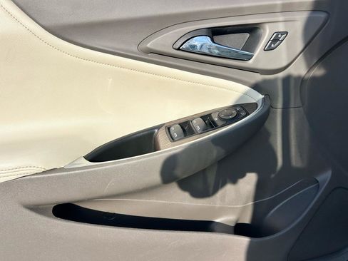 Used 2021 Chevrolet Malibu LT w/ Leather Package FWD image 8