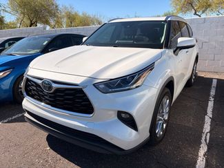 Used 2020 Toyota Highlander Limited FWD video 1