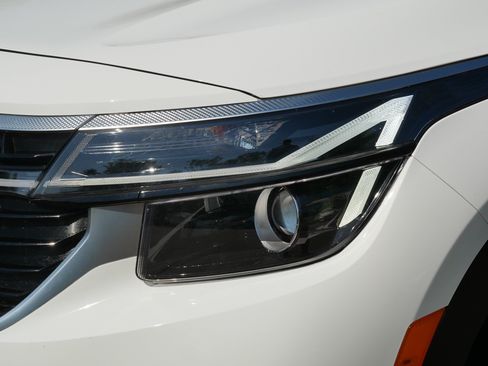Certified 2024 Kia Seltos S AWD/4WD image 16