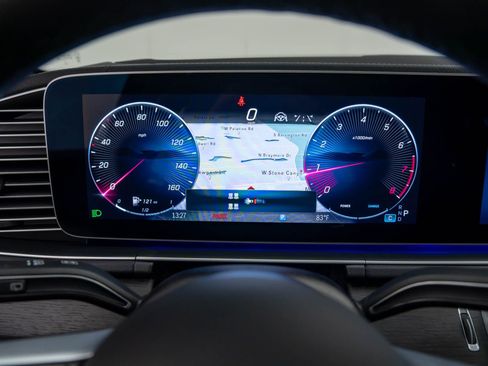 New 2026 Mercedes-Benz GLS 580 4MATIC image 29