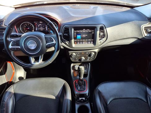 Used 2019 Jeep Compass Trailhawk image 4