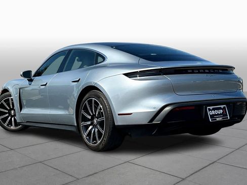 Used 2022 Porsche Taycan image 11