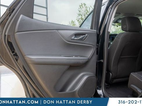 Used 2025 Chevrolet Blazer LT FWD image 19