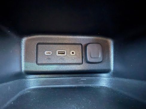 Used 2020 Chevrolet Equinox LT image 28