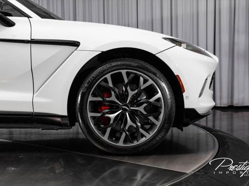 Used 2021 Aston Martin DBX AWD/4WD image 23