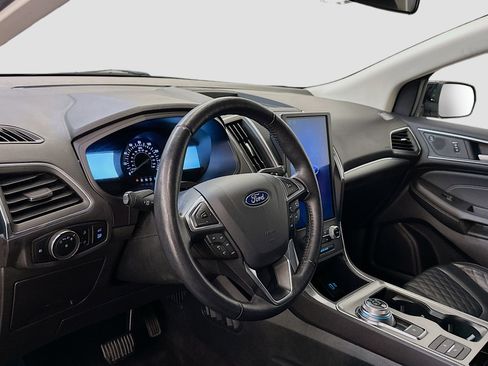 Used 2024 Ford Edge Titanium image 18