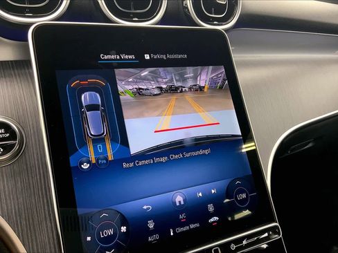 Used 2025 Mercedes-Benz GLC 300 image 24