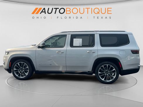 Used 2025 Jeep Wagoneer Series III w/ Premium Group I AWD/4WD image 2