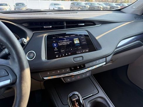 Used 2023 Cadillac XT4 Luxury w/ Cold Weather Package image 16