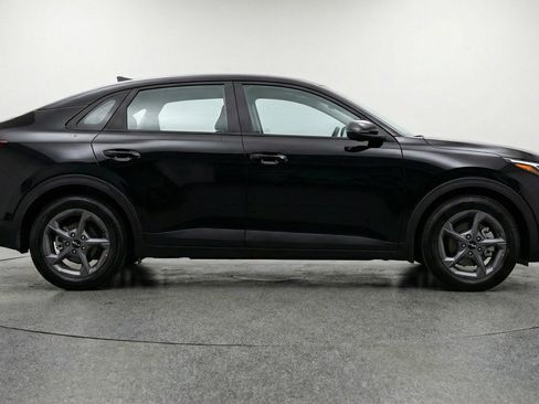 Used 2025 Kia K4 FWD image 11