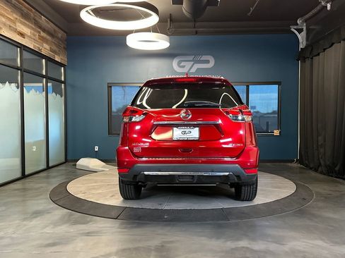 Used 2020 Nissan Rogue SV w/ Sun & Sound Touring Package AWD/4WD image 4