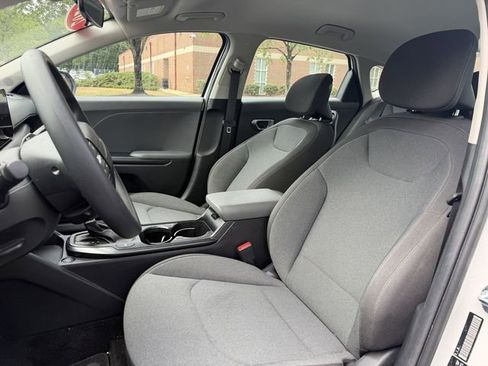 Certified 2025 Kia K4 FWD image 5