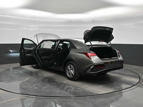 New 2026 Hyundai Elantra SE FWD image 44