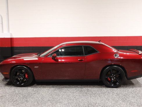Used 2018 Dodge Challenger SRT w/ Technology Group RWD image 26