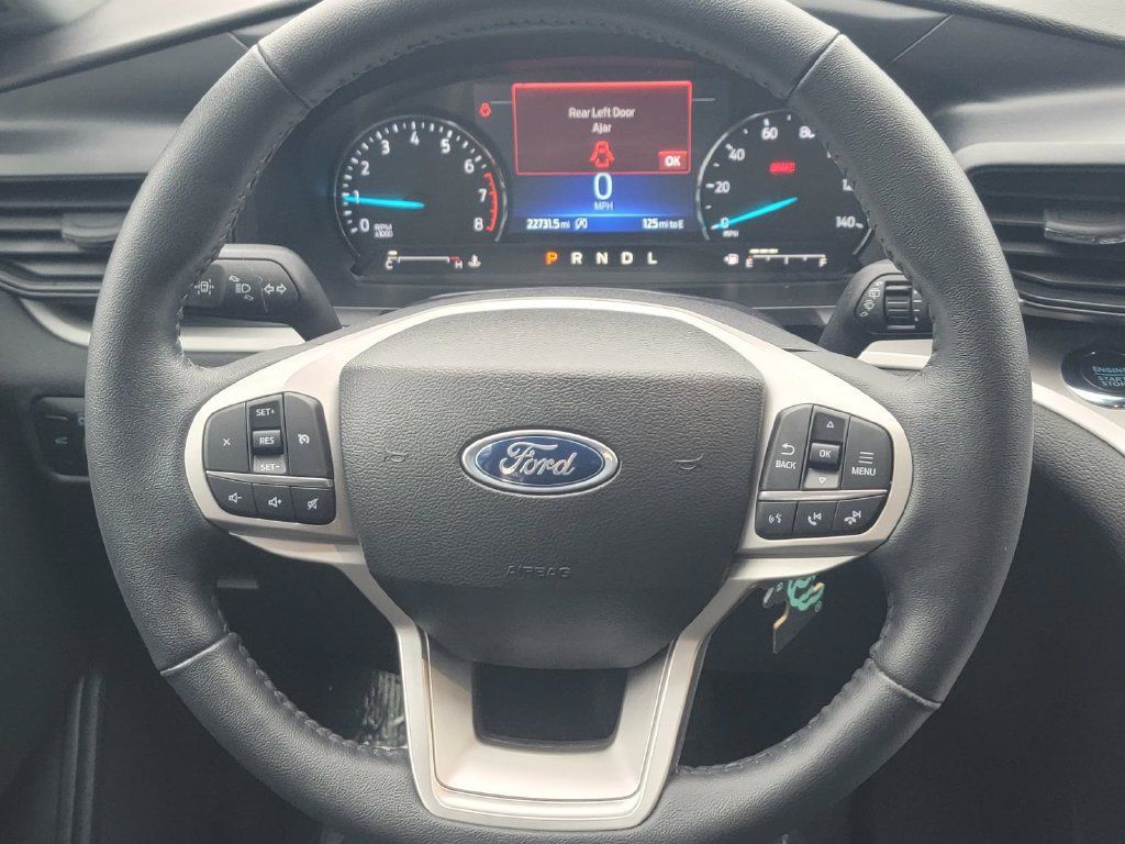 Used 2023 Ford Explorer XLT w/ Class IV Trailer Tow Package AWD/4WD image 19
