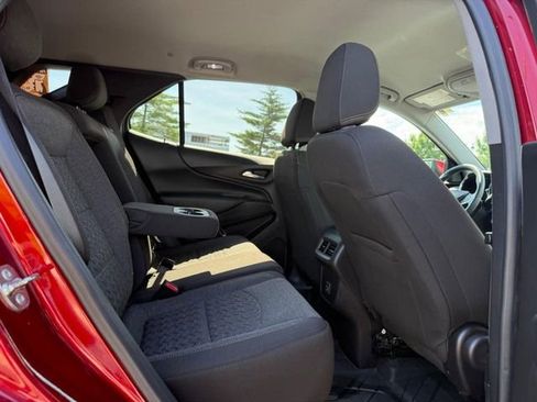 Used 2024 Chevrolet Equinox LT w/ LPO, Floor Liner Package FWD image 11