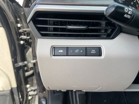 Used 2024 Nissan Altima 2.5 SV image 14