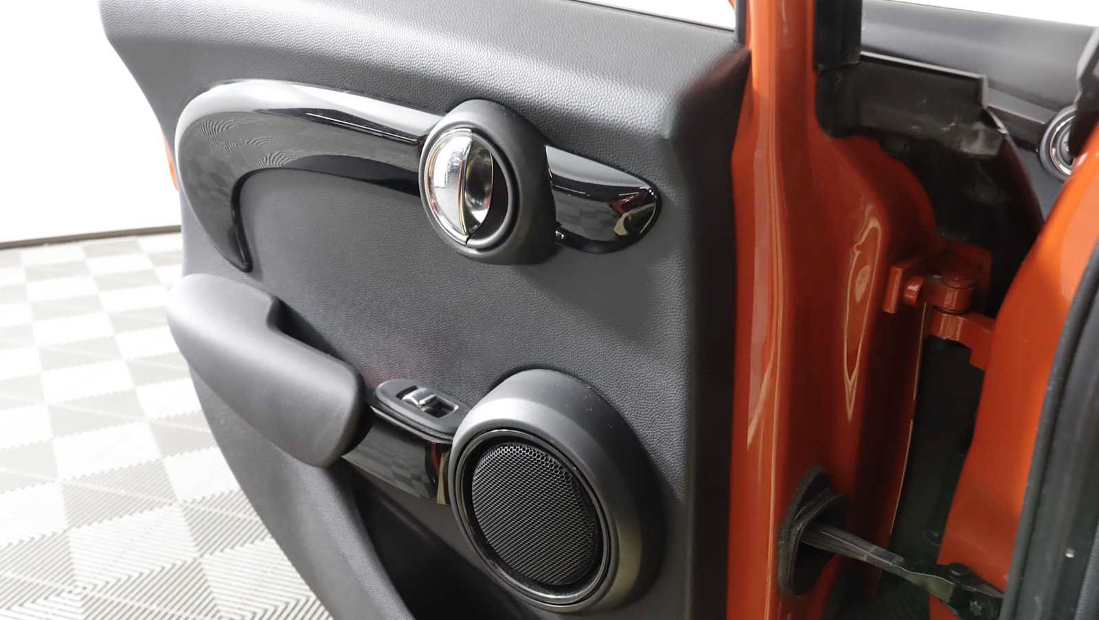 Used 2019 MINI Cooper 4-Door Hardtop FWD image 14