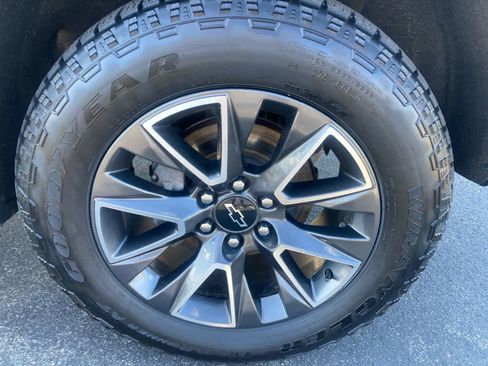 Used 2021 Chevrolet Suburban Z71 AWD/4WD image 10